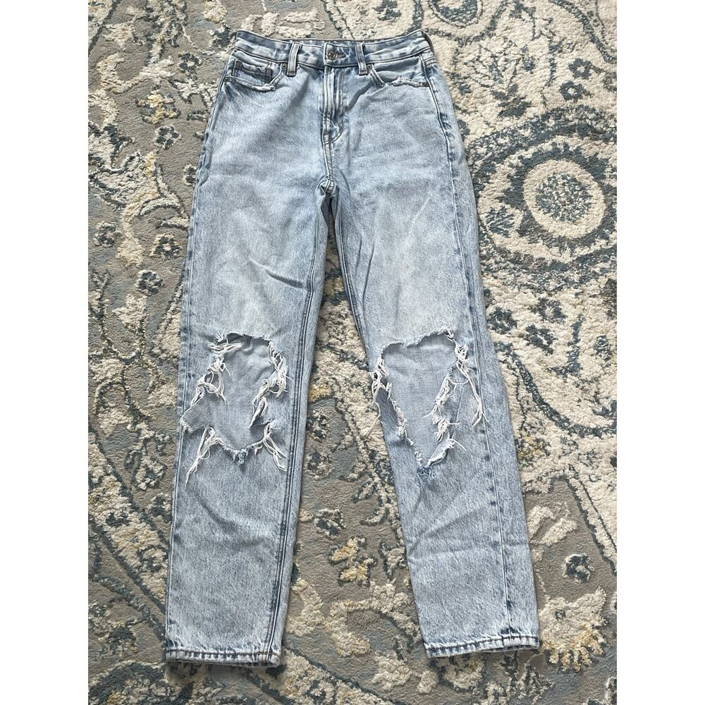 American Eagle Mom Jeans 00 Distressed Light Wash Straight Leg 28” Inseam